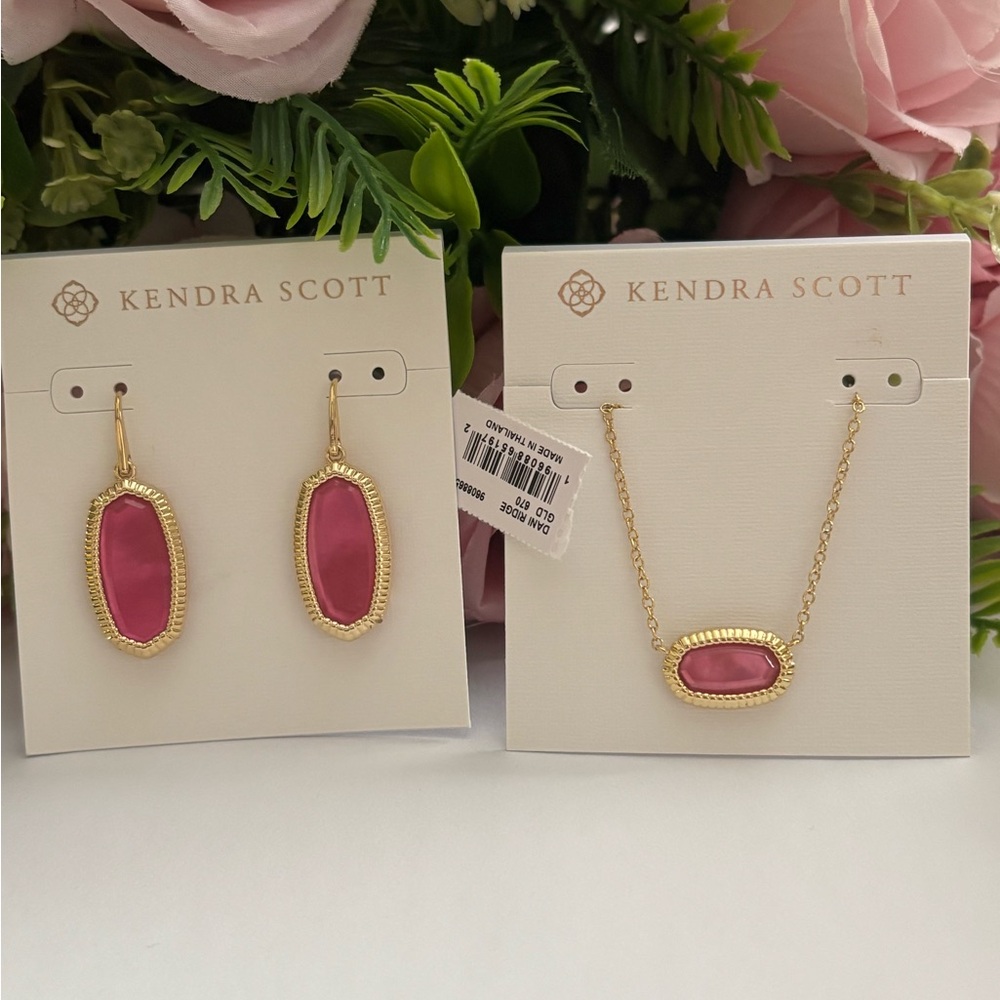 NWT Set of Kendra Scott Dani Gold Ridge Frame Earrings +Elisa necklace in Azalea